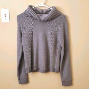 Cute Light Grey Turtle Neck Womens Small